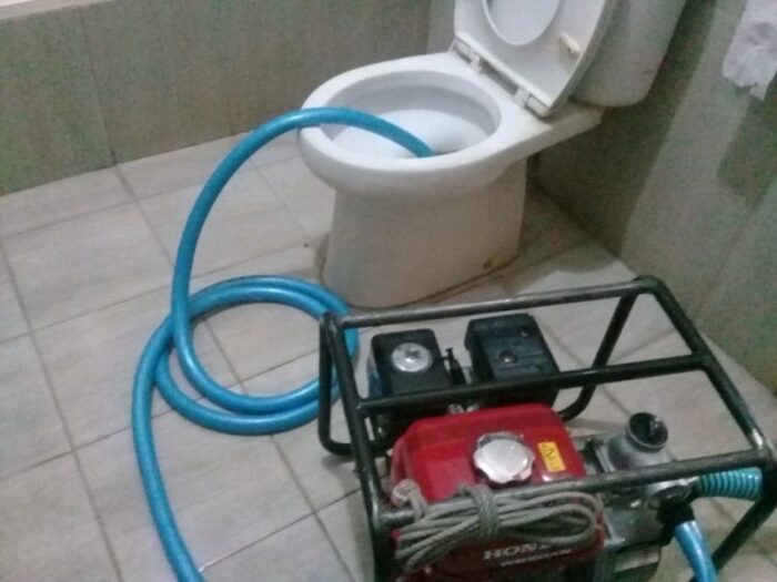 solusi saluran wc mampet
