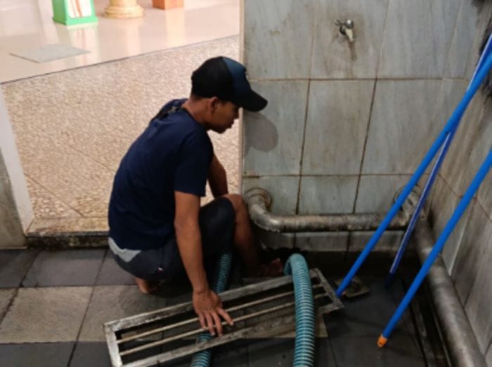sedot saluran mampet