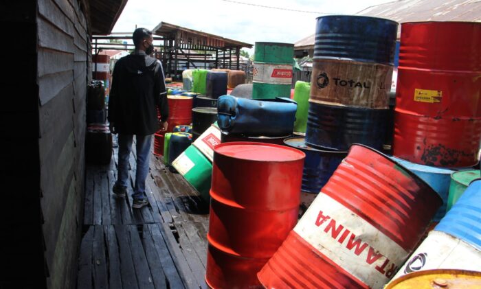 sedot oli bekas dari kapal